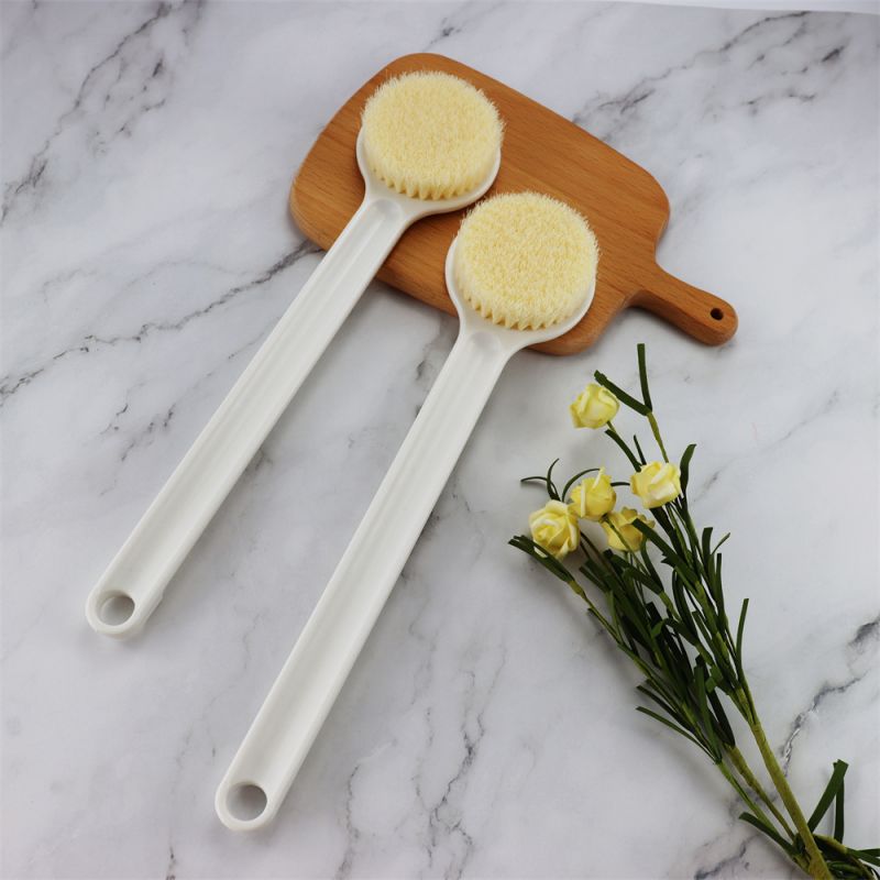 Plastic Body Brush Benefits and Skin Care Uses