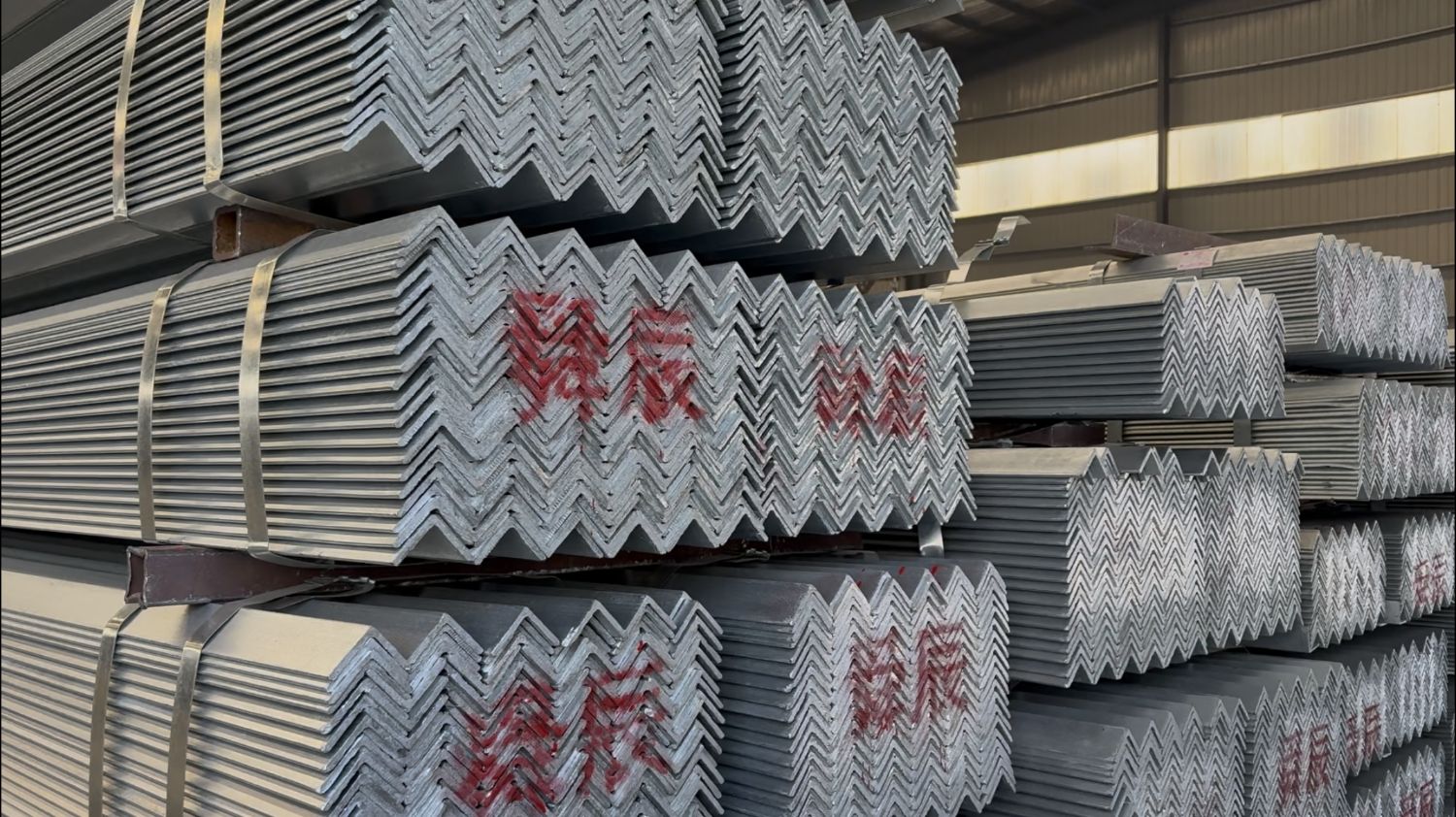 Top Hot-Dip Galvanized Angle Steel Supplier: Key Factors to Consider Before Buying